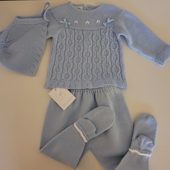 carmen taberner Other - Carmen Taberner Light Blue Long Sleeve Knit Set boys or girls, NWT
